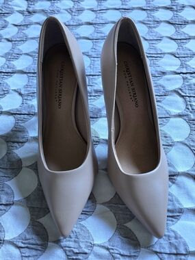 Christian Siriano Nude Pointed-Toe Women's Pumps